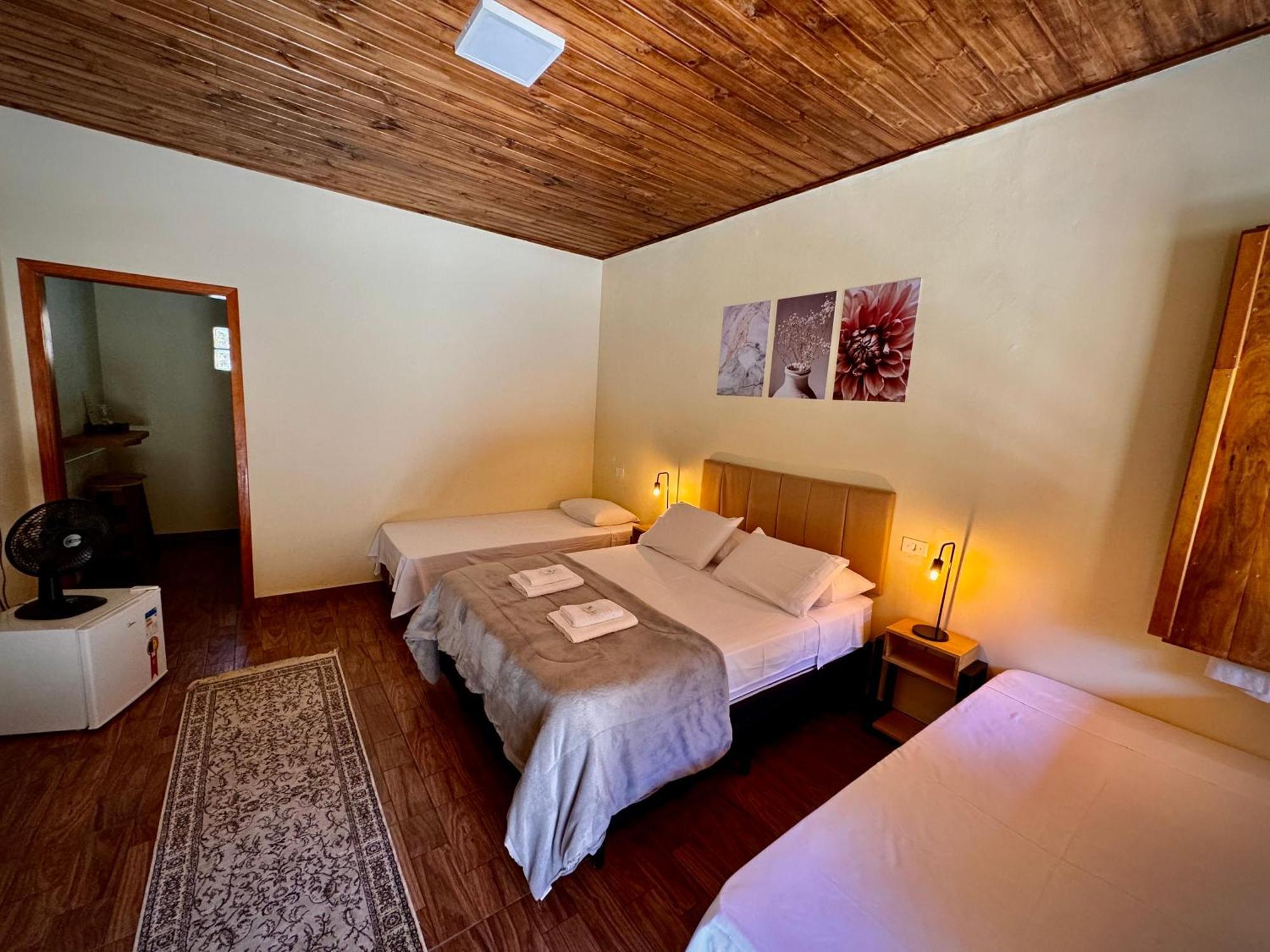 Sitio Hospedaria Paiol Сан-Бенту-ду-Сапукаи Экстерьер фото